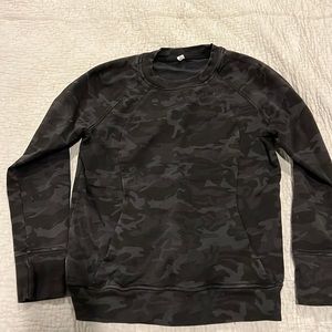 Lululemon black camp sweat shirt.